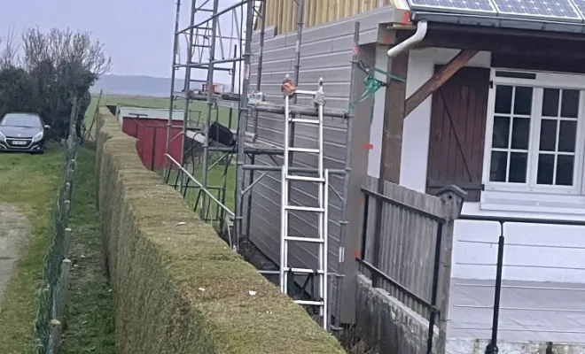 Isolation sous bardage pvc sur la commune de Vron , Berck, FF - CREABOIS