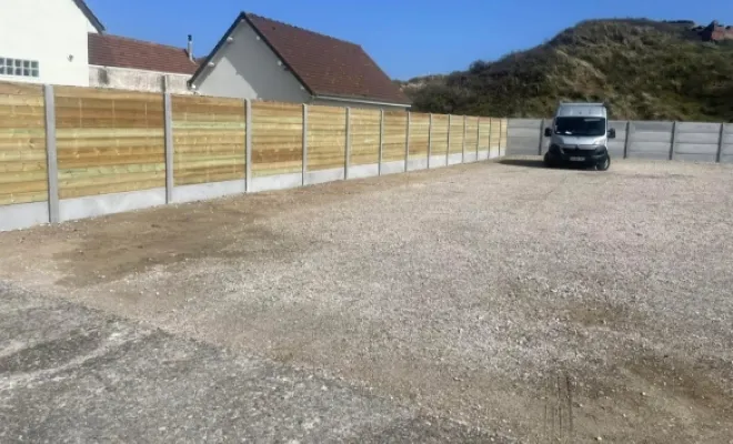Pose d'une cloture bois / béton , Berck, FF - CREABOIS